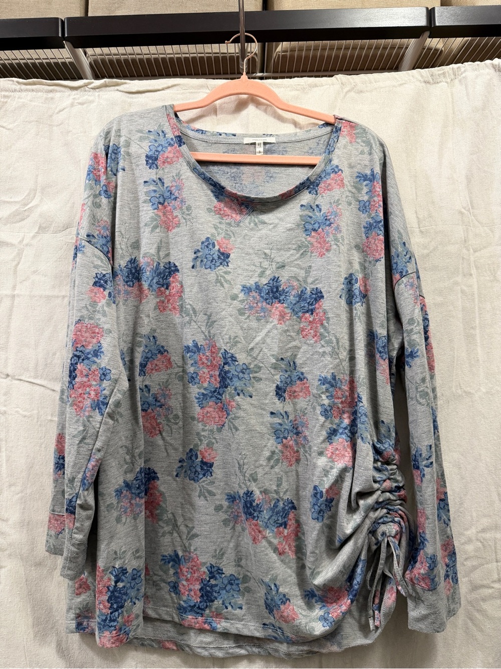Maurices Gray Floral Long Sleeve Top with Side Ruching - Blue & Pink